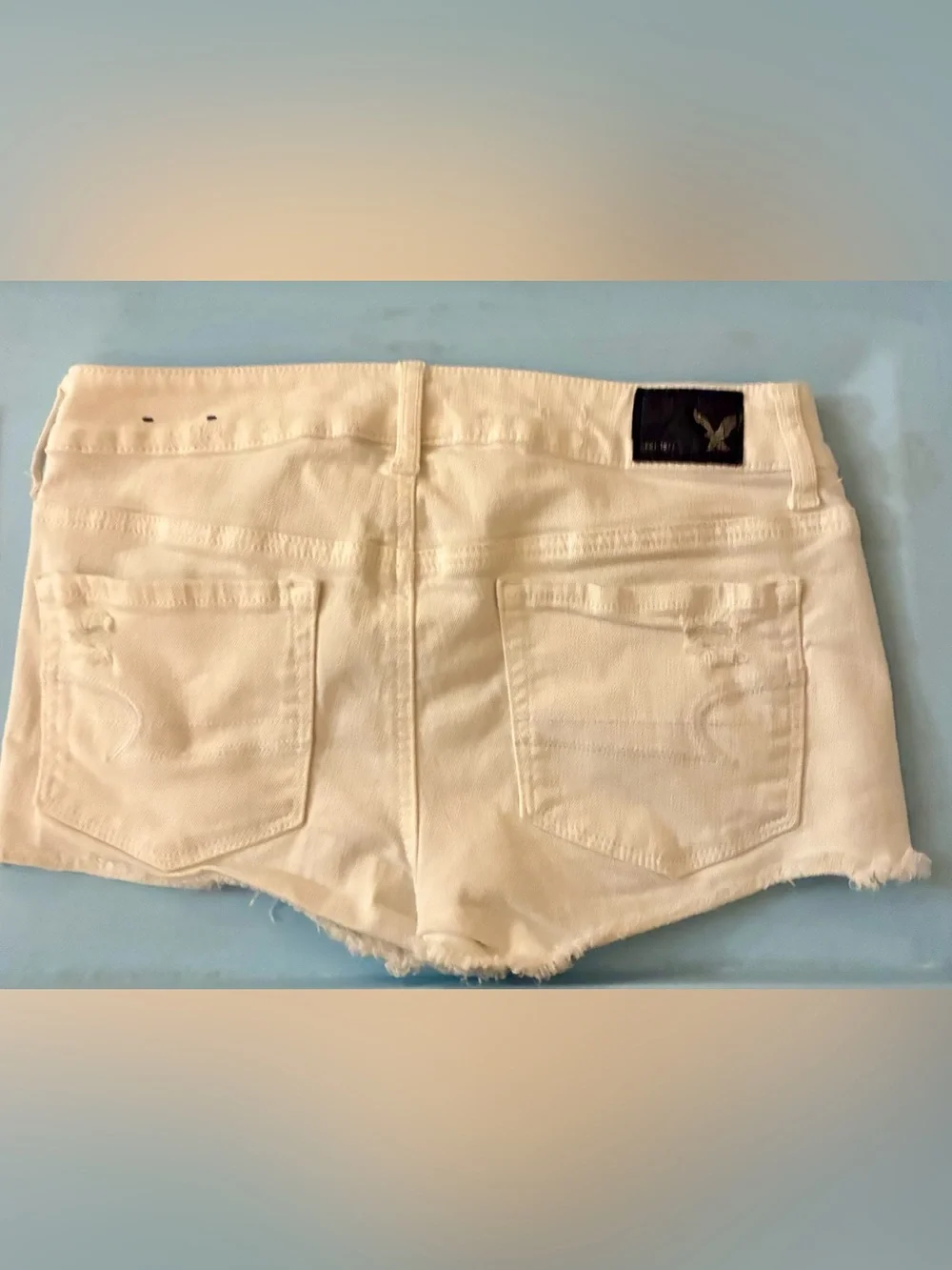 AMERICAN EAGLE High-Rise Distressed Women's White Denim Shorts🌼